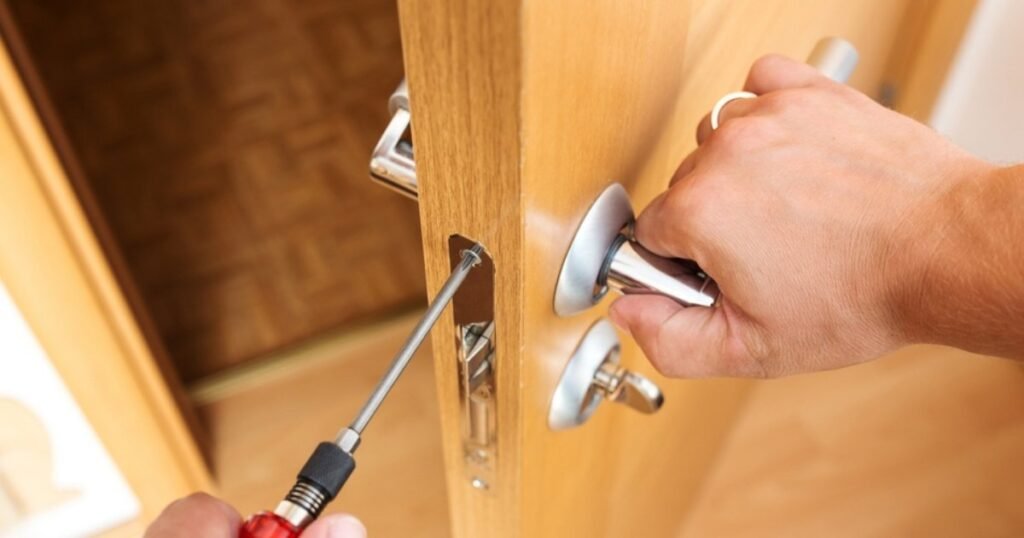 How to Repair a Door Lock