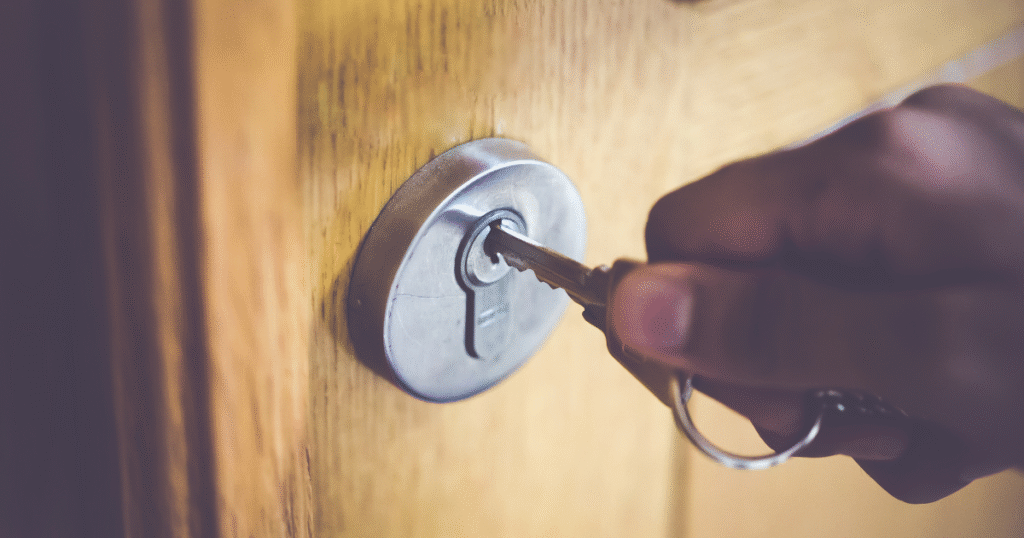 How Much Do Locksmiths Charge Per Hour UK