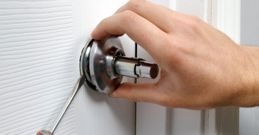 How to Replace a Door Handle