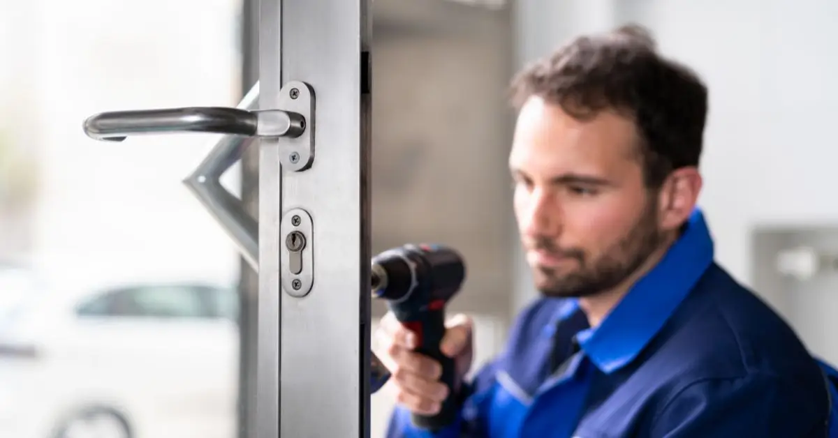 When to Call Your 24 Hour Emergency Locksmith: Expert Advice