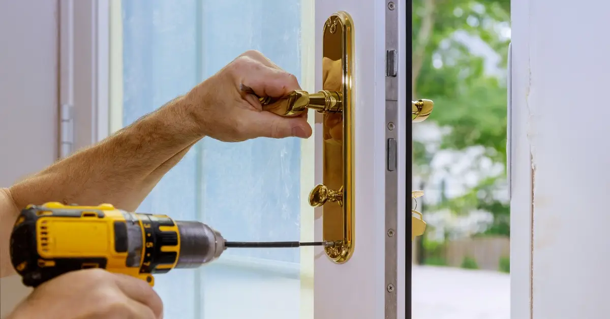 how much to install a door lock​ uk