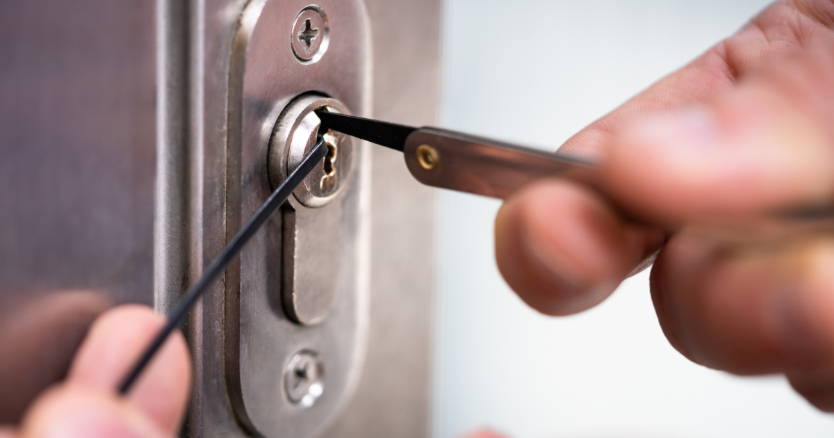 how to find a trustworthy locksmith in the uk