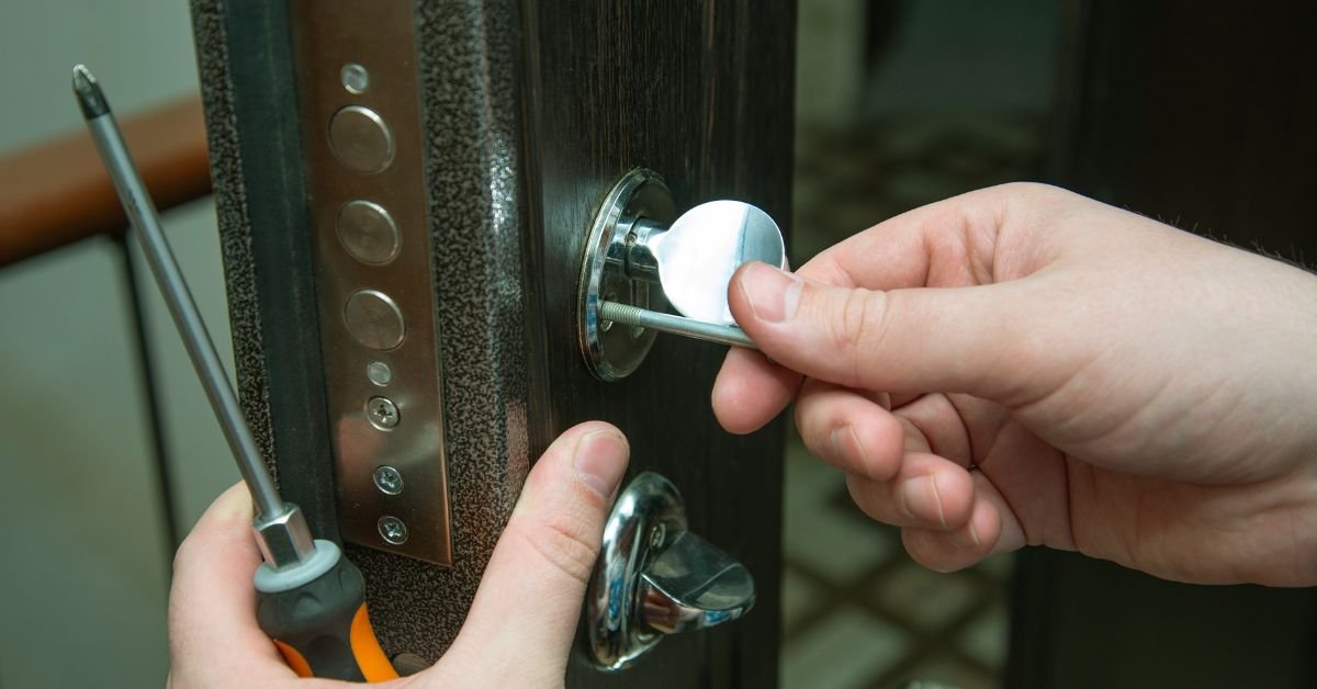 Lock Grinding Noise Turning Key? Causes & Fixes