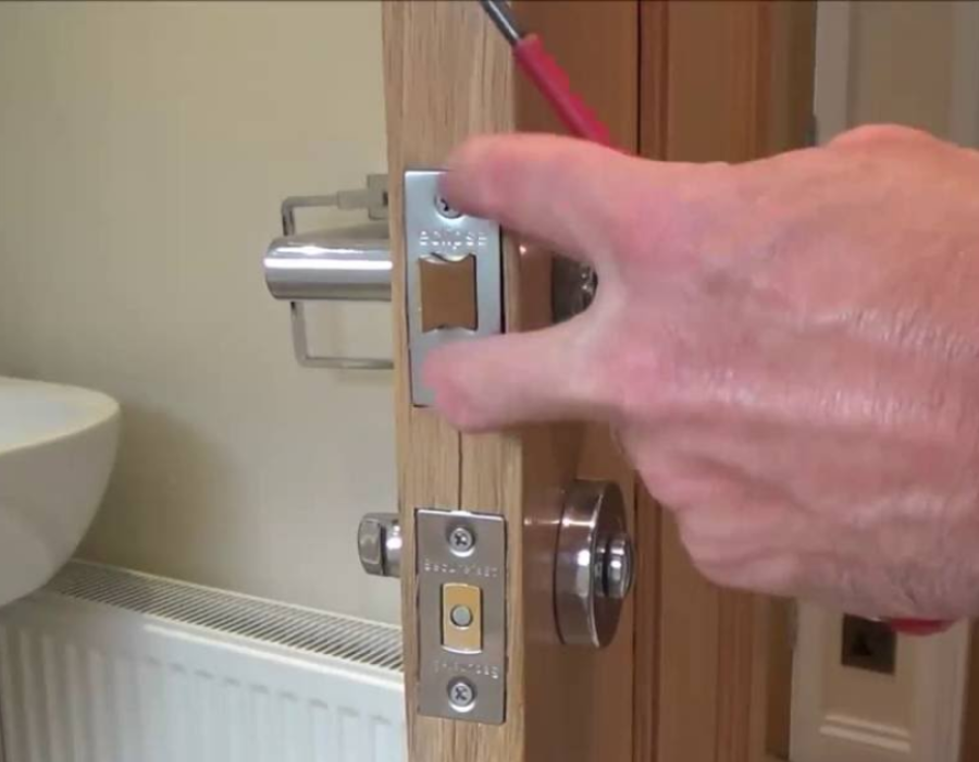 How To Repair Bathroom Door Lock