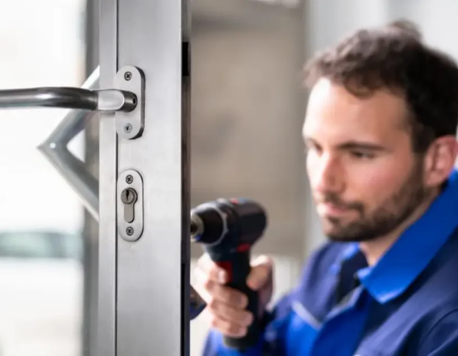 When to Call Your 24 Hour Emergency Locksmith: Expert Advice