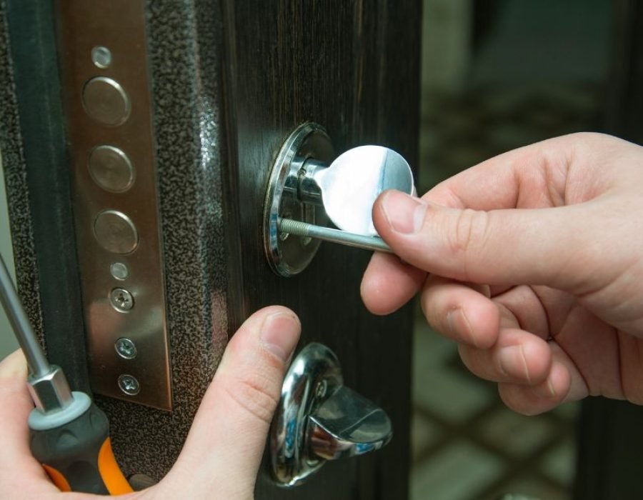 Lock Grinding Noise Turning Key? Causes & Fixes